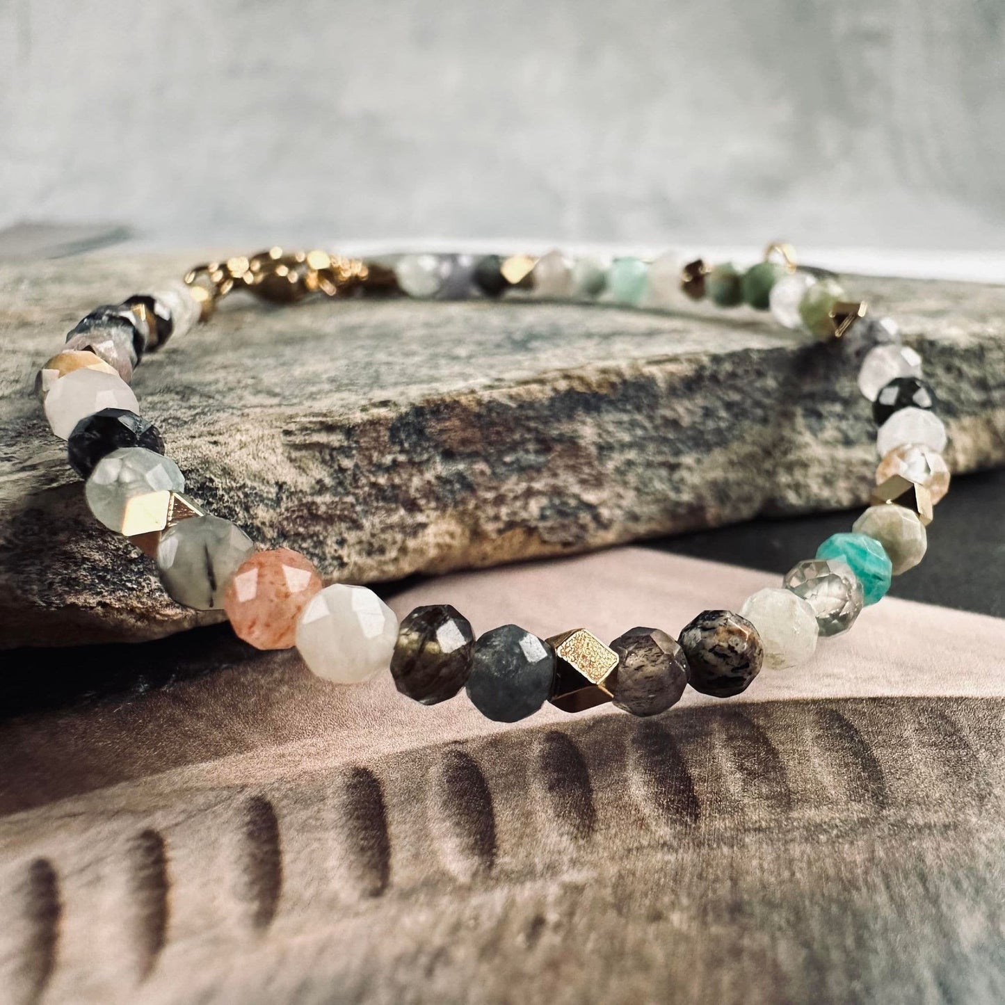 Armbånd Liv Mix Stone - VIAMAJA.DK