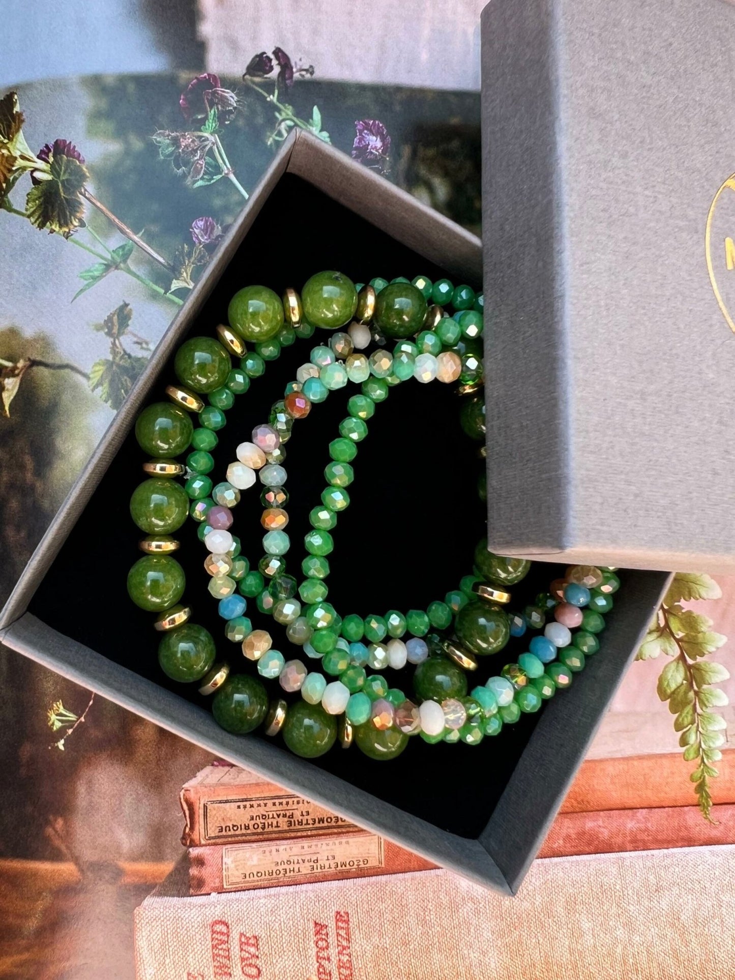 Armbånd MICHELLE Emerald – Sæt med 5 armbånd - VIAMAJA.DK