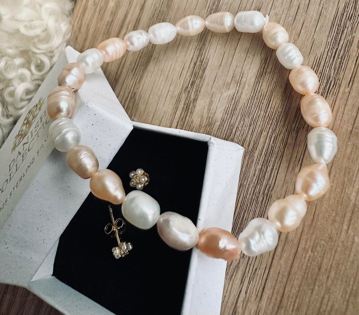 Armbånd Nadia m. 5mm ferskvandsperler – Beige mix - VIAMAJA.DK