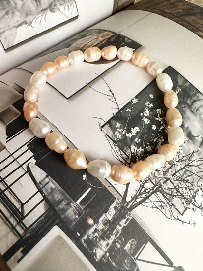 Armbånd Nadia m. 5mm ferskvandsperler – Beige mix - VIAMAJA.DK
