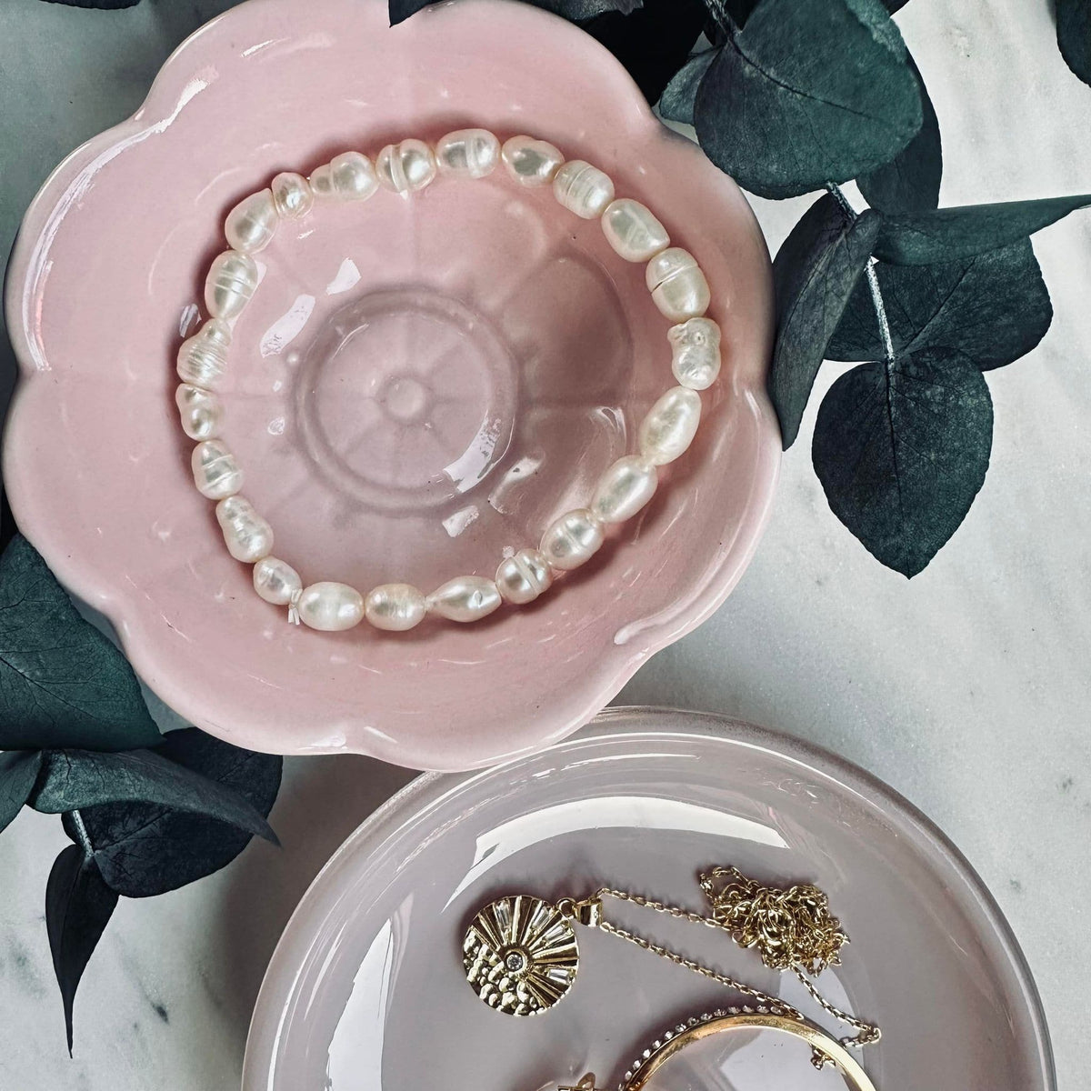 Armbånd Nadia m. 5mm ferskvandsperler – Råhvid - VIAMAJA.DK