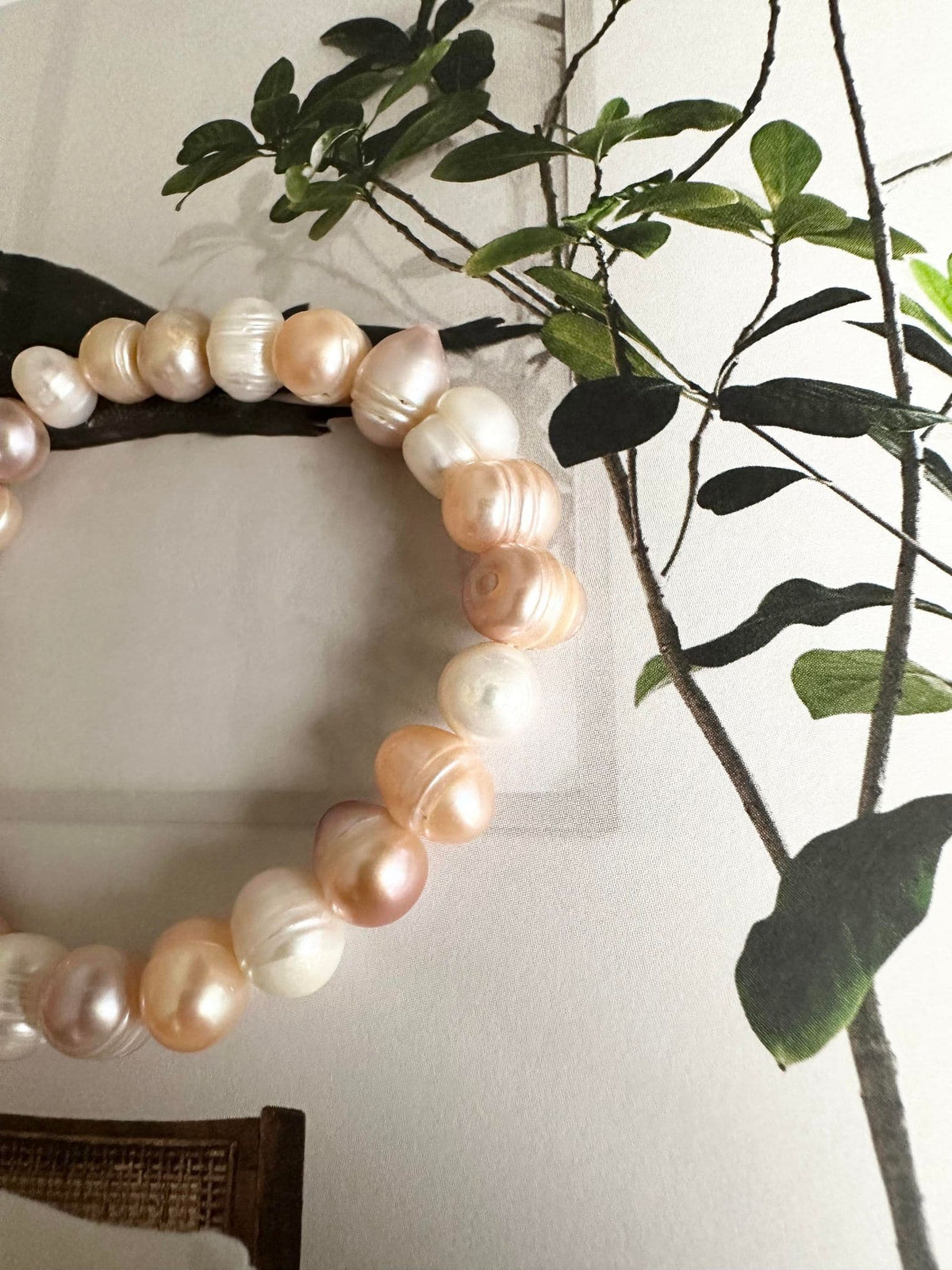 Armbånd Nadia m. 8mm ferskvandsperler – Beige mix - VIAMAJA.DK