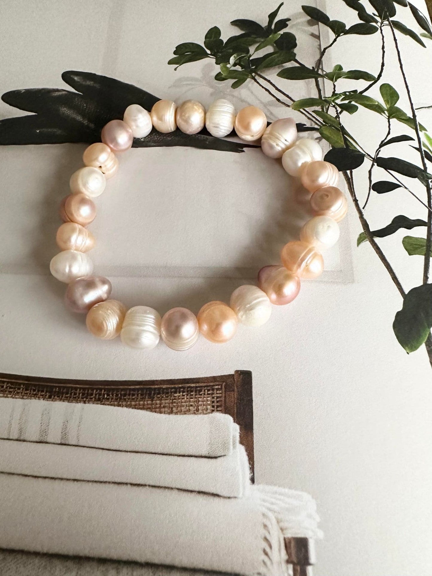 Armbånd Nadia m. 8mm ferskvandsperler – Beige mix - VIAMAJA.DK