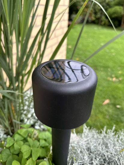 Bedlampe med solceller - VIAMAJA.DK