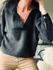 Bluse i vaflet bomuld – Stone black