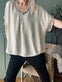 Bluse med blonde – Beige oversize - VIAMAJA.DK