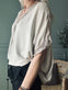 Bluse med blonde – Beige oversize - VIAMAJA.DK