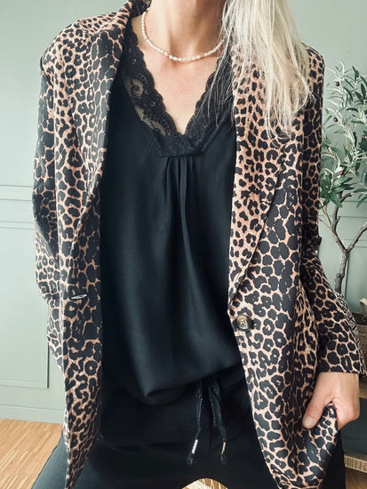 Bluse med blonde – Black oversize - VIAMAJA.DK