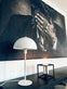 Bordlampe i mat hvid metal - VIAMAJA