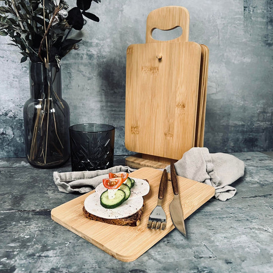 Bordmodel med 6 stk smørbrætter i bambus - VIAMAJA.DK