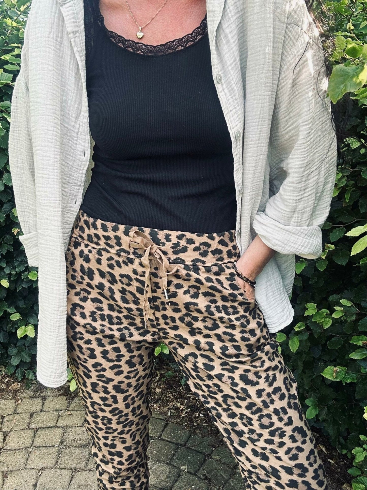 Bukser Leopard med stretch - VIAMAJA.DK