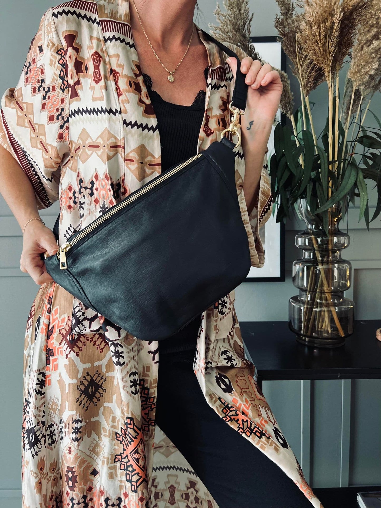 Bumbag EMILIA Black - VIAMAJA.DK