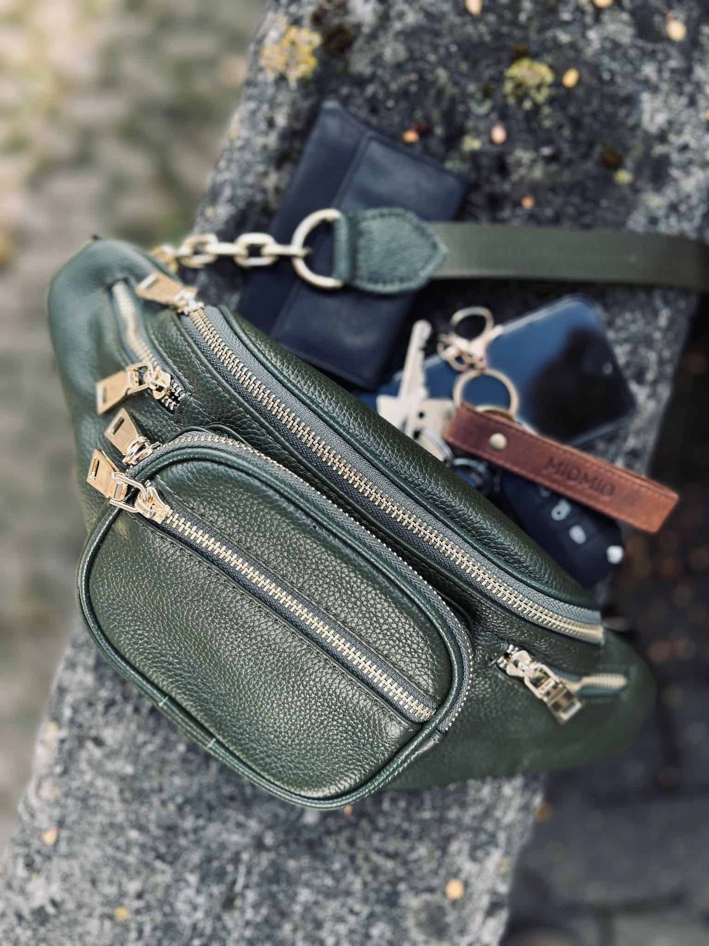 Bumbag MAY - Dark green med Guld - VIAMAJA.DK