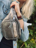 Bumbag MAY med sølv lynlås – Sølv læder