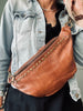 Bumbag med nitter – Walnut