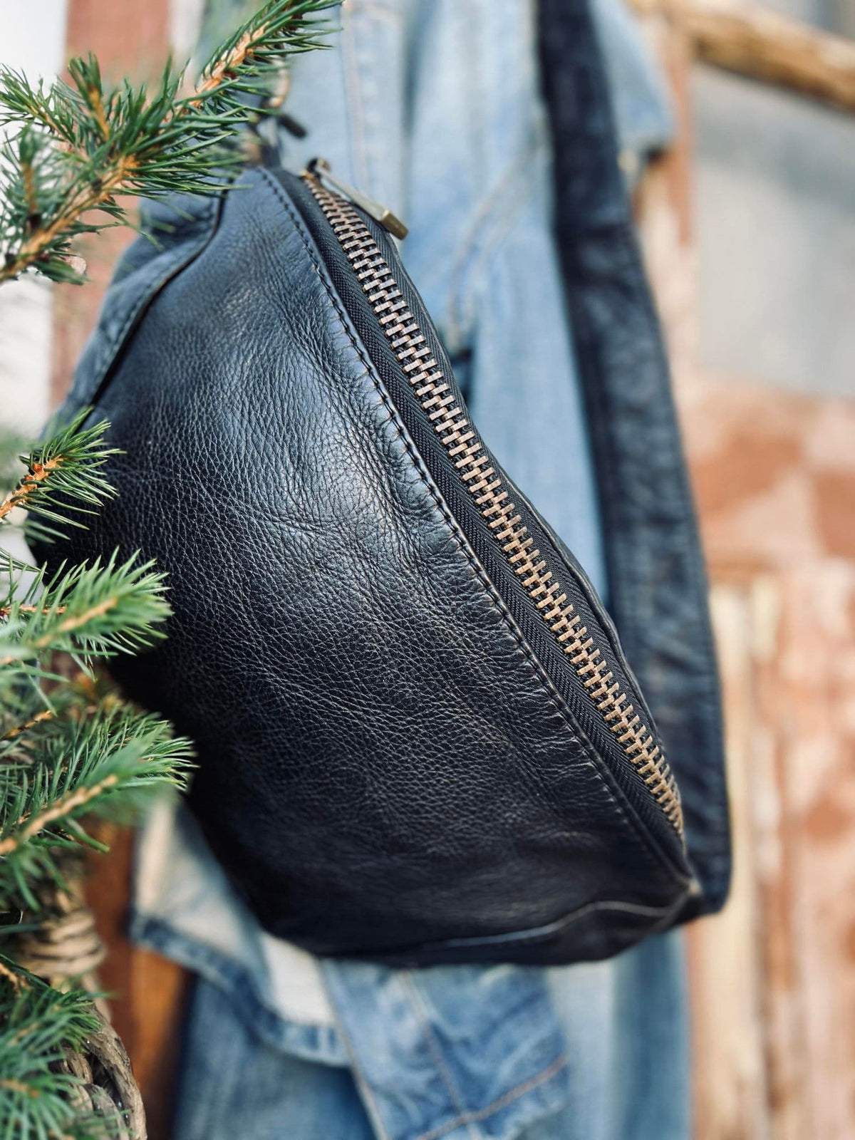 Bumbag SITA BLACK - lækker kraftig læder - VIAMAJA.DK