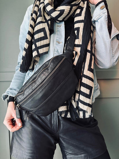 Bumbag washed cow – Black - VIAMAJA.DK