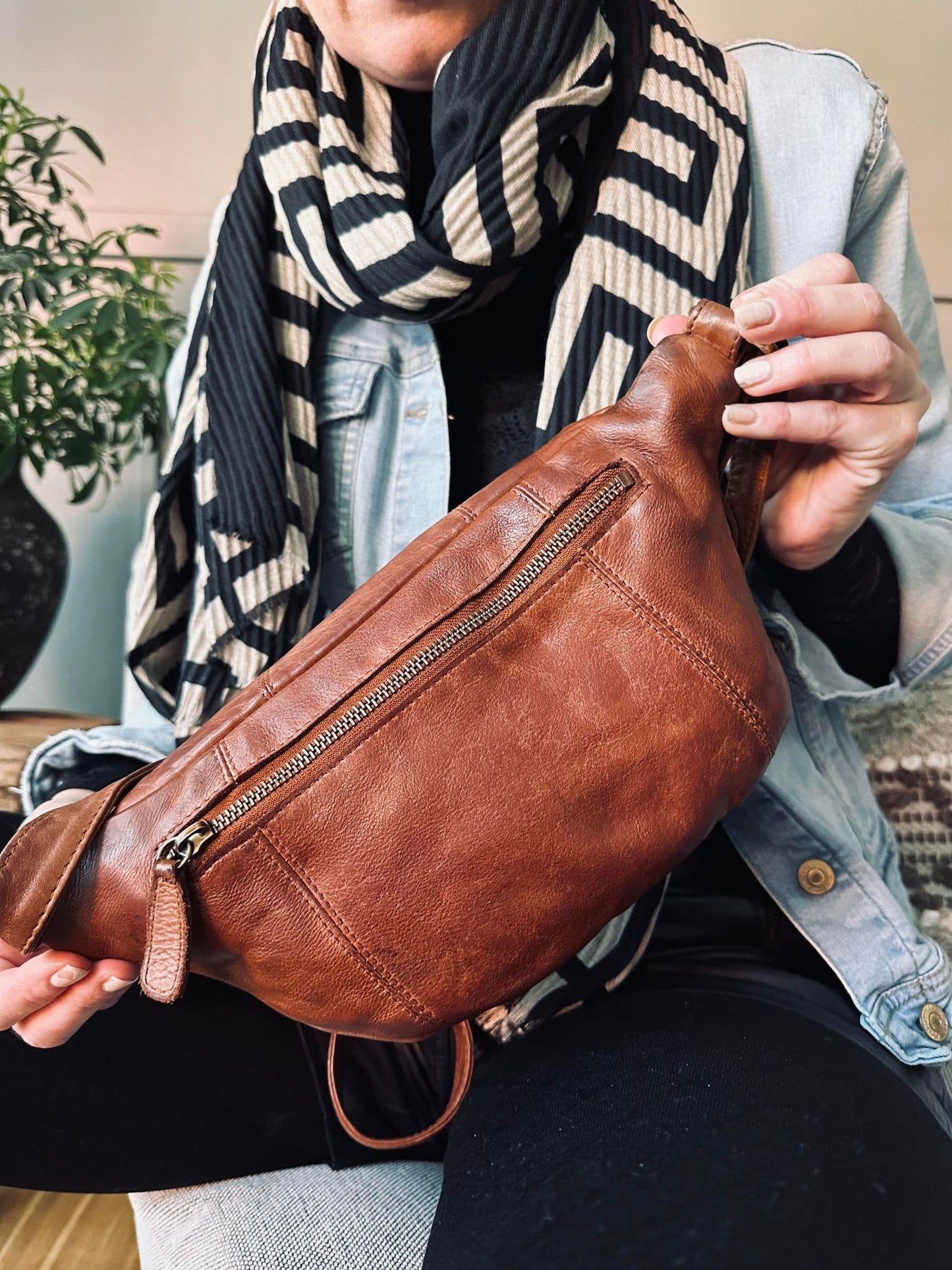 Bumbag washed cow – Cognac - VIAMAJA.DK