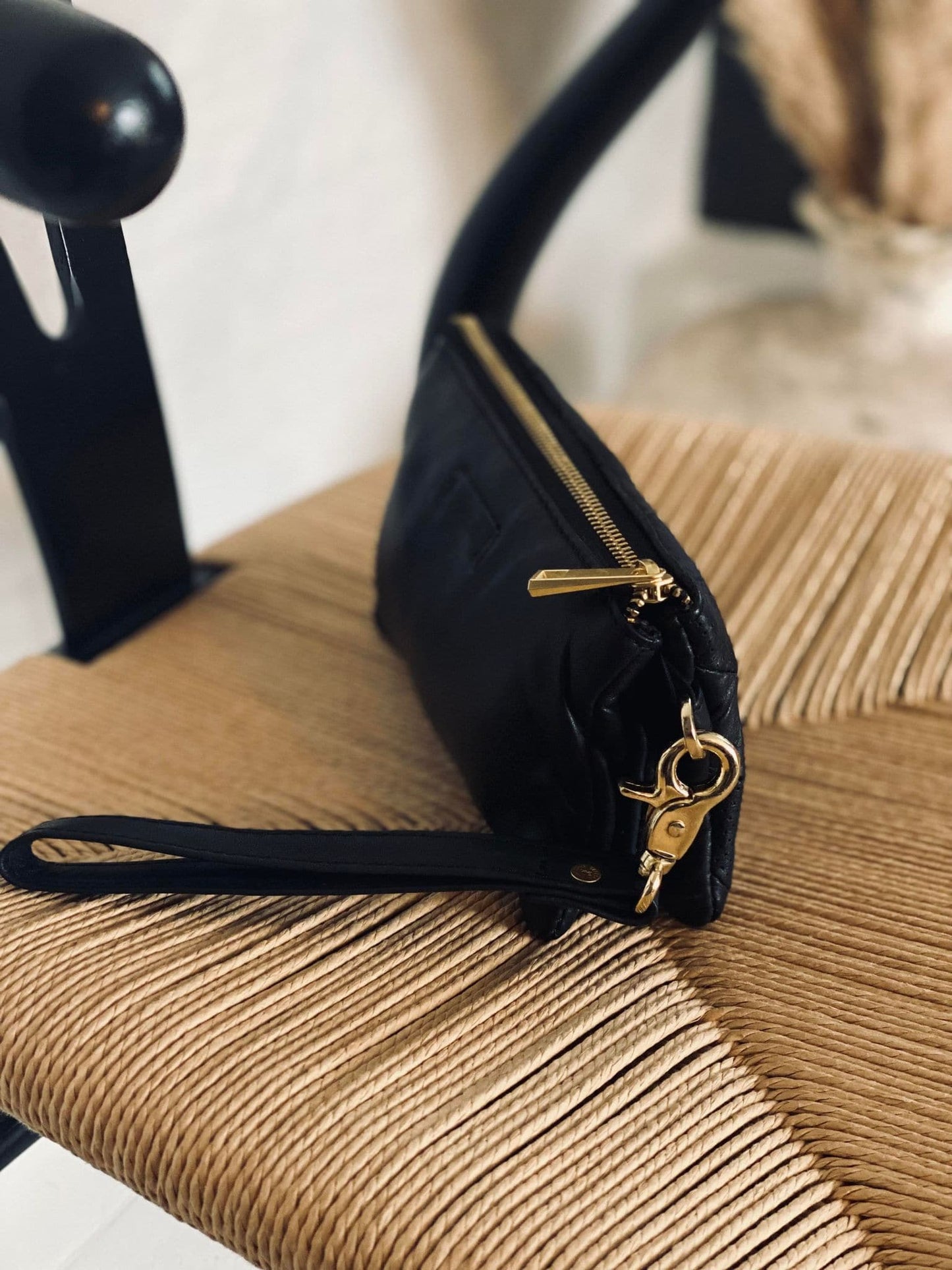 Clutch JENNY - Lang taskerem medfølger - VIAMAJA.DK