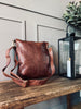 Cool crossbody MATRIX i blød brandy skind