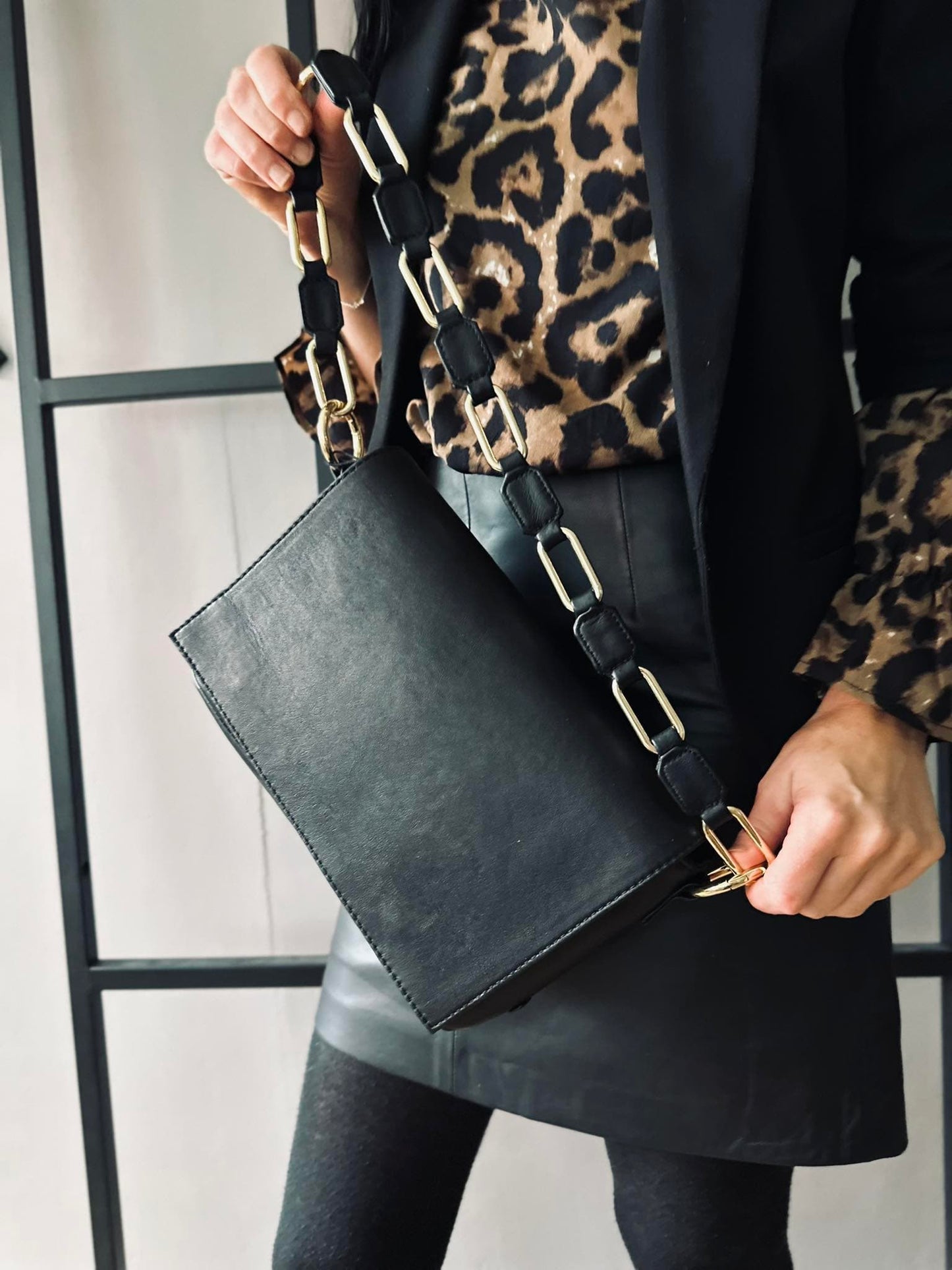 Crossbody Black lady - VIAMAJA.DK