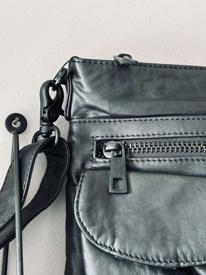 Crossbody Black – Ultra blød - VIAMAJA.DK
