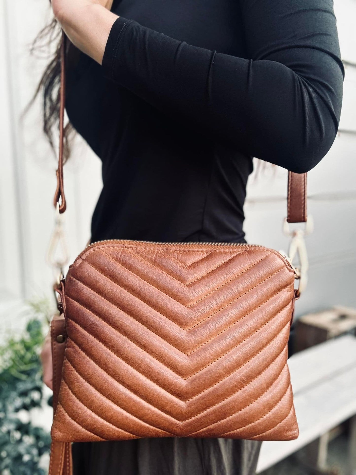 Crossbody clutch ALICE - Cognac Quilt - VIAMAJA.DK