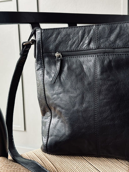 Crossbody Dina Black - VIAMAJA.DK