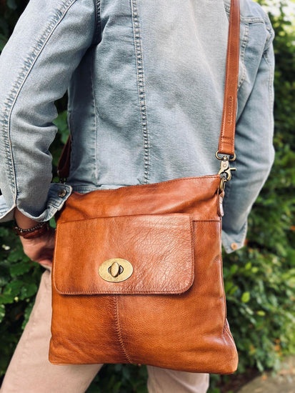Crossbody ELLA Walnut - VIAMAJA.DK