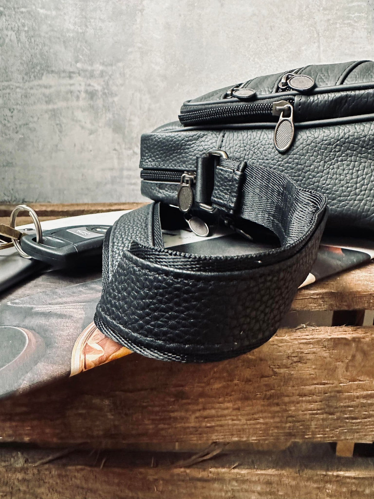 Crossbody Zipper Black leather - VIAMAJA.DK