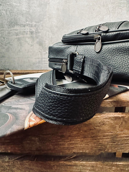 Crossbody Zipper Black leather - VIAMAJA.DK
