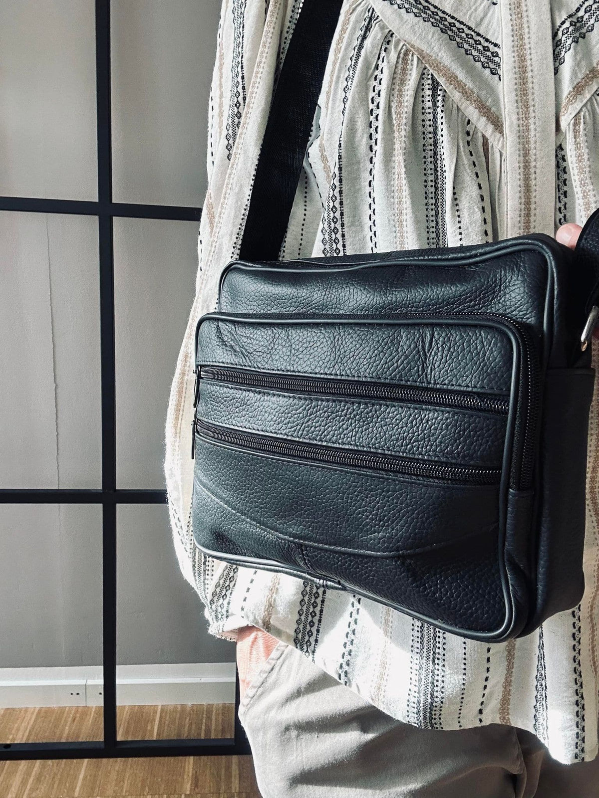 Crossbody Zipper Black leather - VIAMAJA.DK