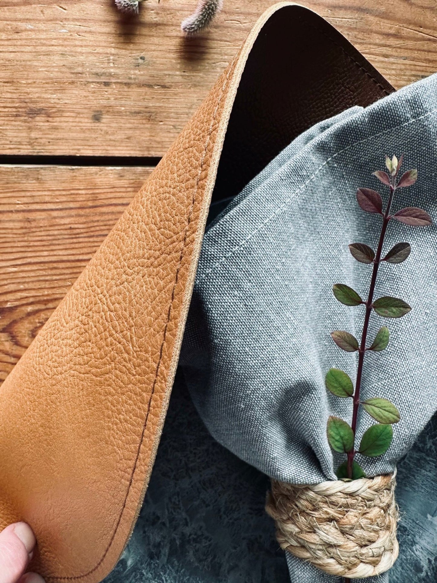 Dækkeserviet Rund – Vendbar Cognac / Natur - VIAMAJA.DK