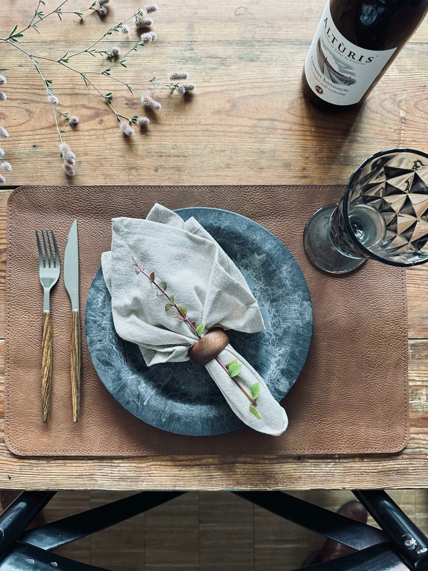 Dækkeserviet – Vendbar Cognac / Natur - VIAMAJA.DK