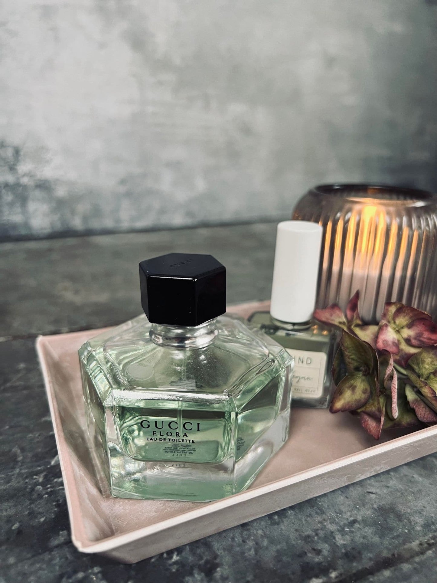 Fad i Rosa beton look - Aflang firkantet - VIAMAJA.DK