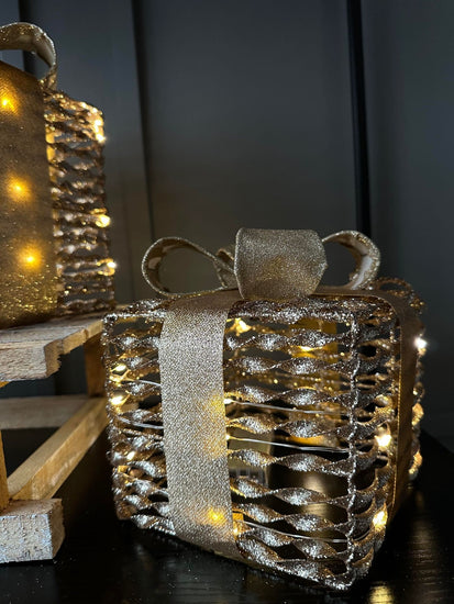 Gavesæt med LED lys 3 stk - Guld - VIAMAJA.DK