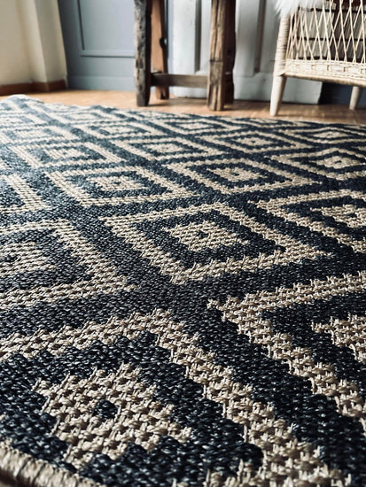 Gulvtæppe 180×120 – Godkendt til inde og ude - VIAMAJA.DK