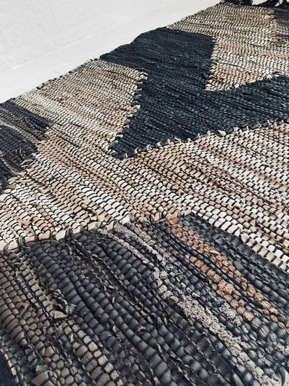 Gulvtæppe i flettet læder - 70x140cm - VIAMAJA.DK