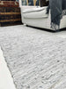 Gulvtæppe i lys grå skind - 70x200cm