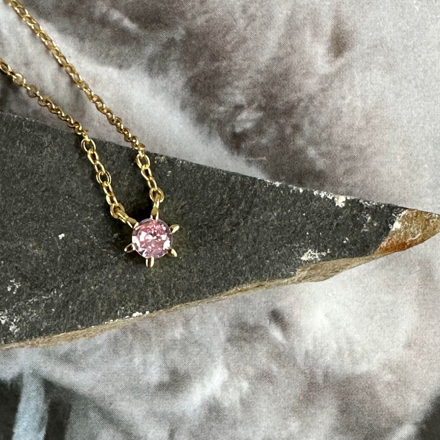 Halskæde Gia - Forgyldt sterling sølv m. Zirkon - VIAMAJA.DK