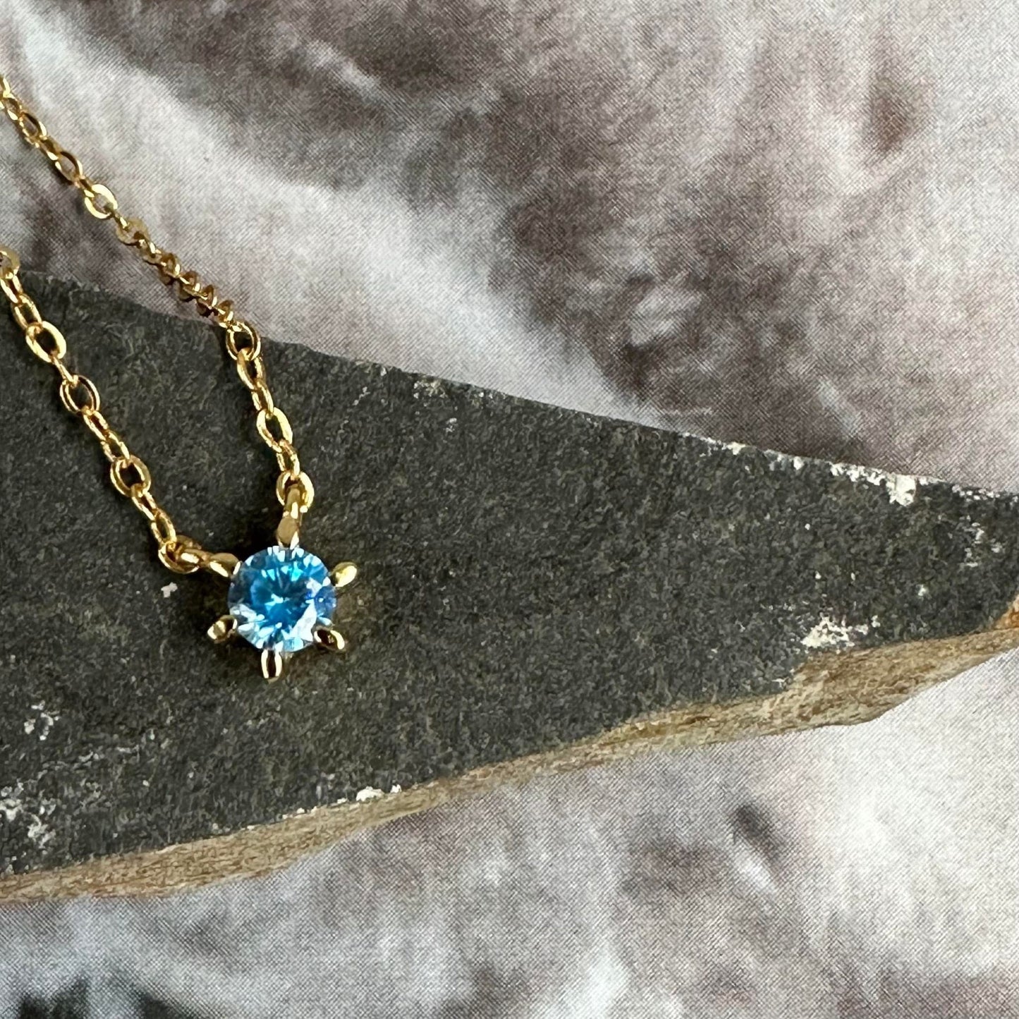 Halskæde Gia - Forgyldt sterling sølv m. Zirkon - VIAMAJA.DK