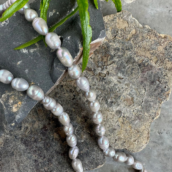 Halskæde Nadia m. grå ferskvandsperler – 2. Sortering - VIAMAJA.DK