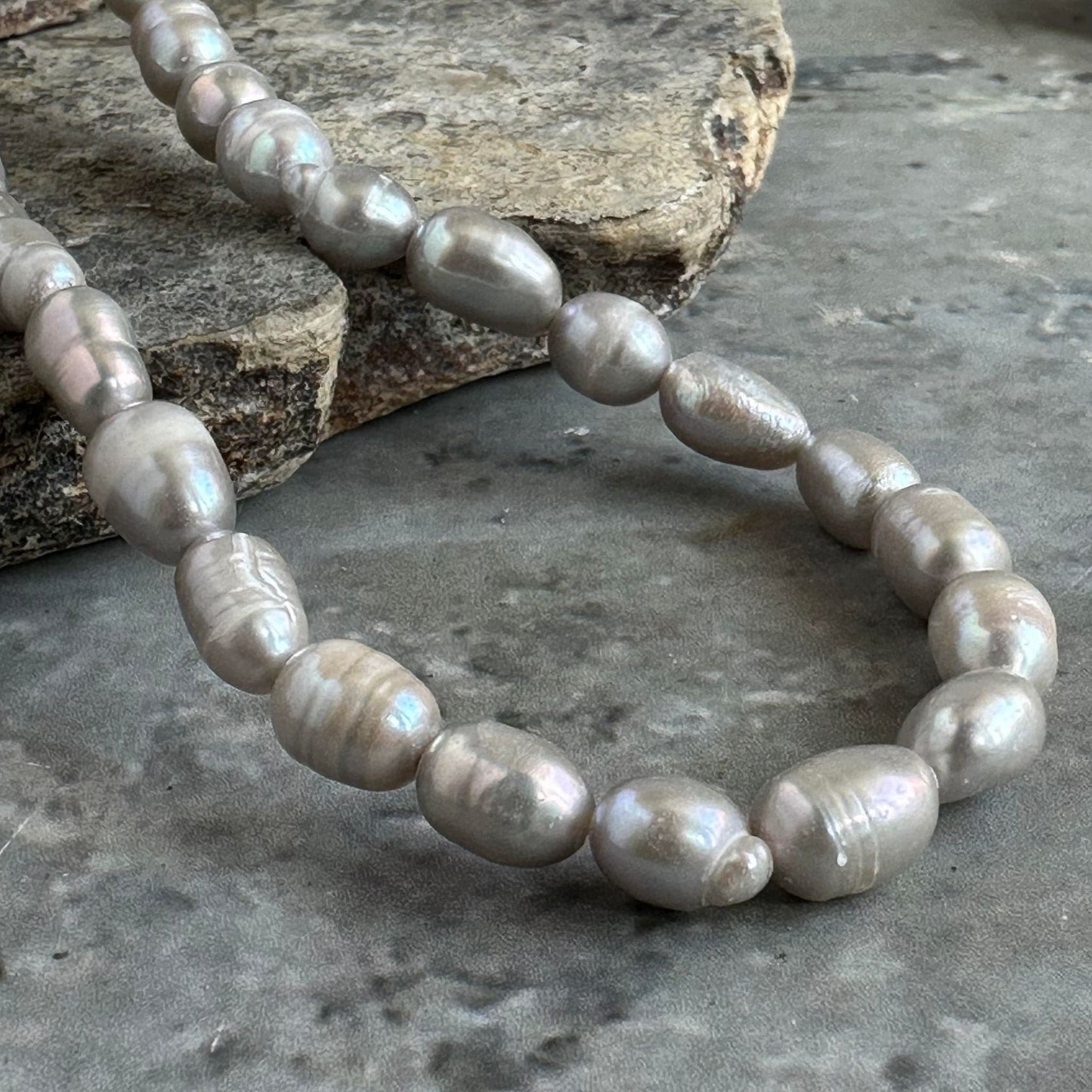 Halskæde Nadia m. grå ferskvandsperler – 2. Sortering - VIAMAJA.DK