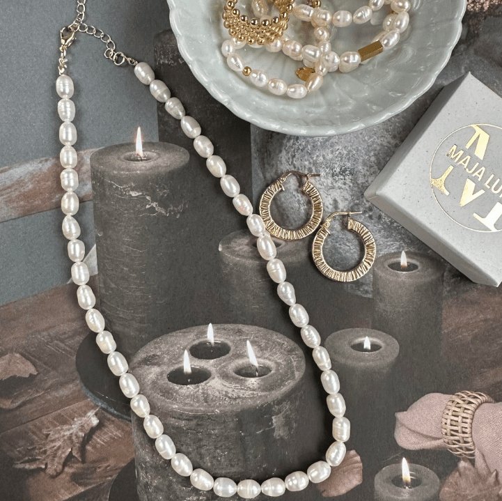 Halskæde Tinka m. Råhvide ferskvandsperler - VIAMAJA.DK