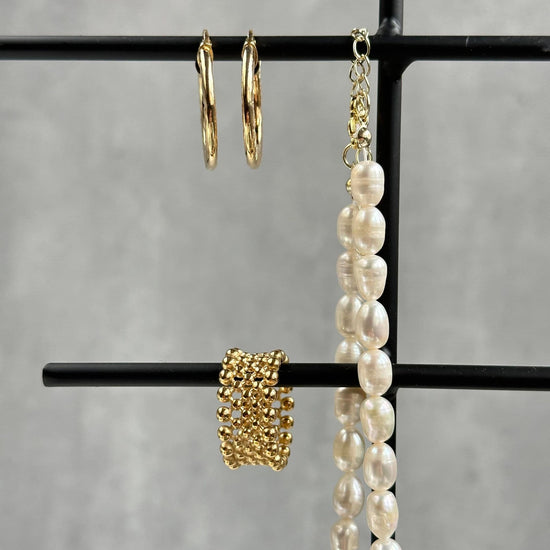 Halskæde Tinka m. Råhvide ferskvandsperler - VIAMAJA.DK