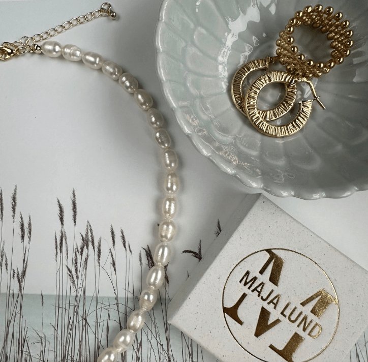 Halskæde Tinka m. Råhvide ferskvandsperler - VIAMAJA.DK