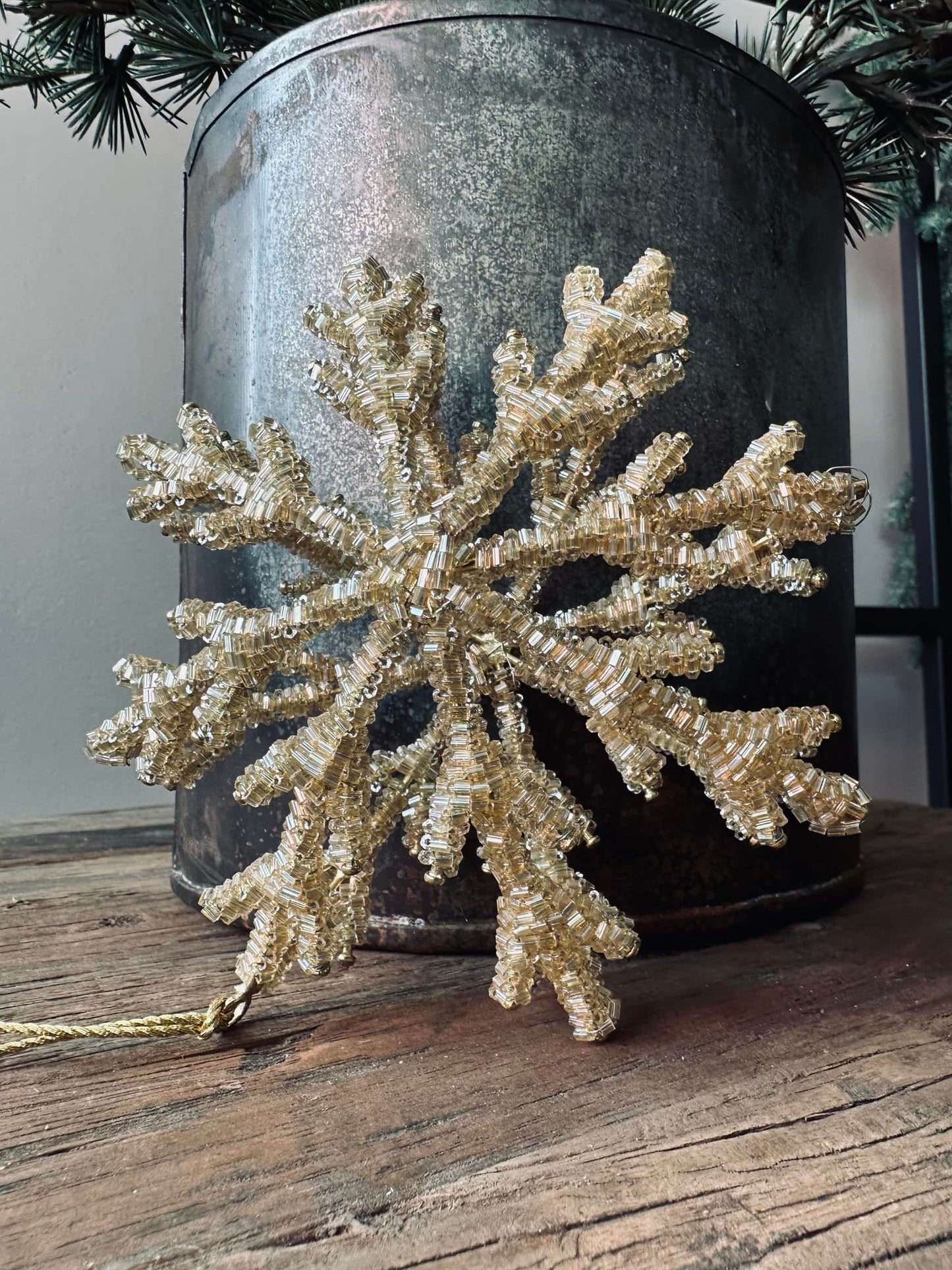 Juleophæng Snefnug mix guld - VIAMAJA.DK