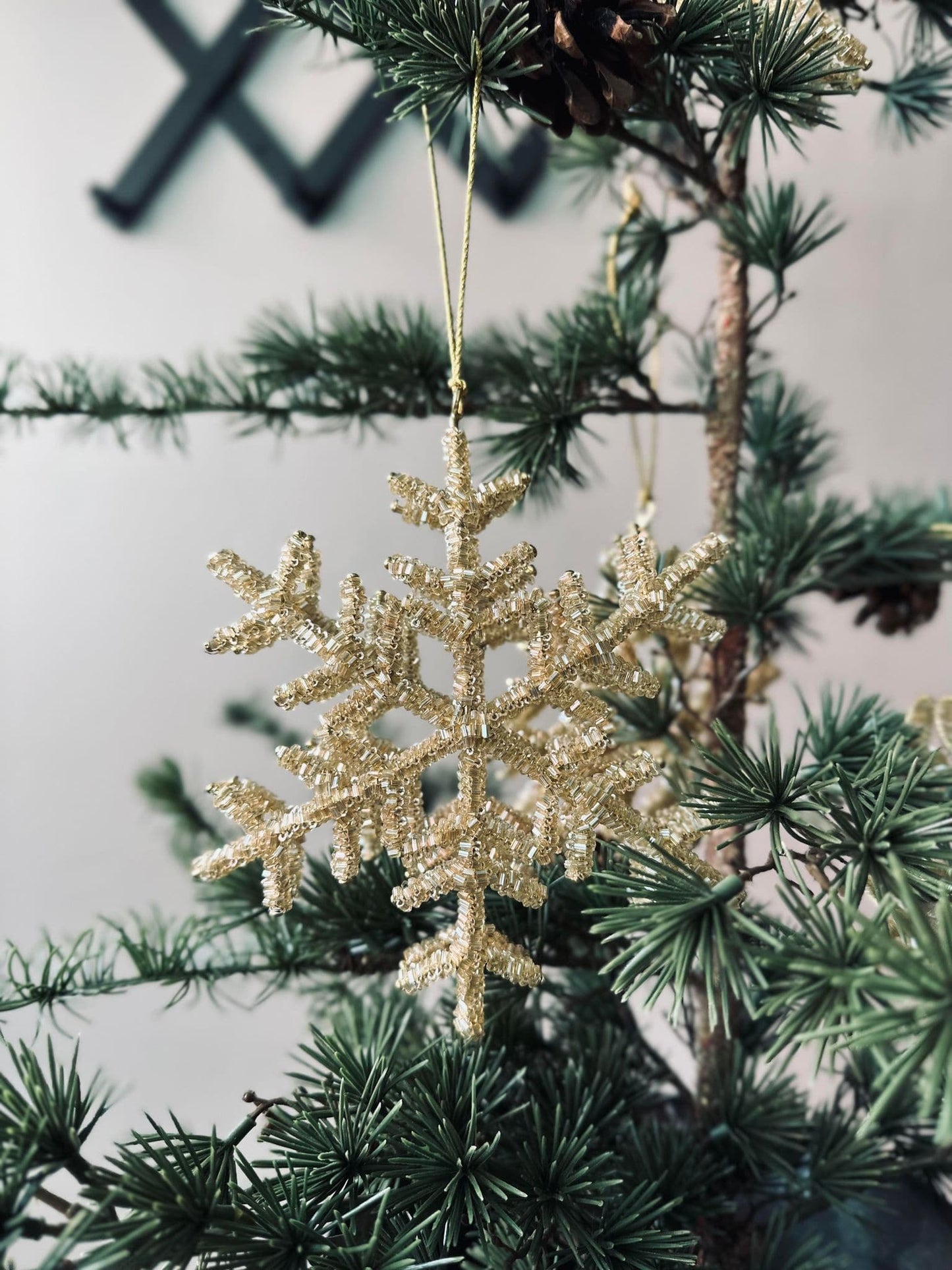 Juleophæng Snefnug mix guld - VIAMAJA.DK