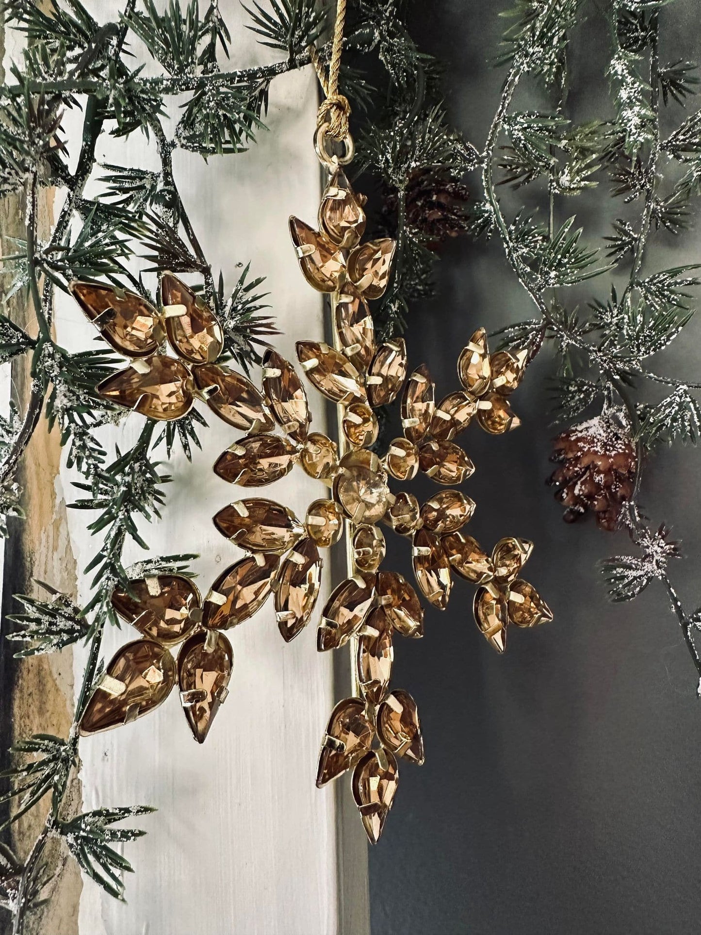 Juleophæng Snefnug mix guld m. sten 10cm - VIAMAJA.DK