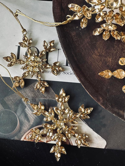 Juleophæng Snefnug mix guld m. sten 10cm - VIAMAJA.DK